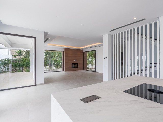 4 Bedrooms Villa in Marbella