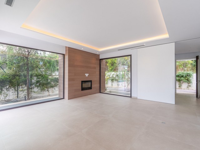 4 Bedrooms Villa in Marbella