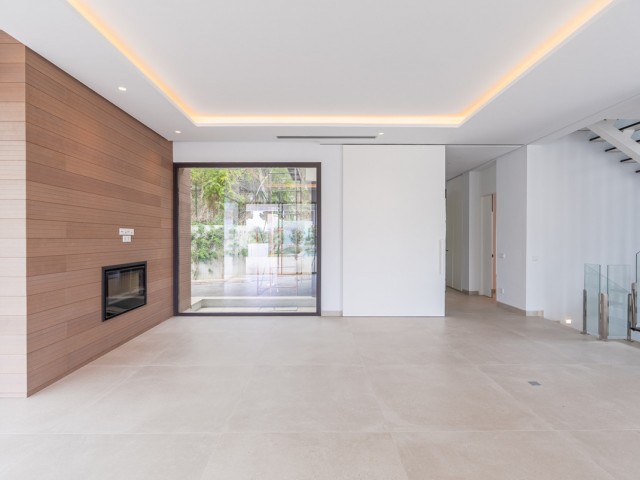 4 Bedrooms Villa in Marbella