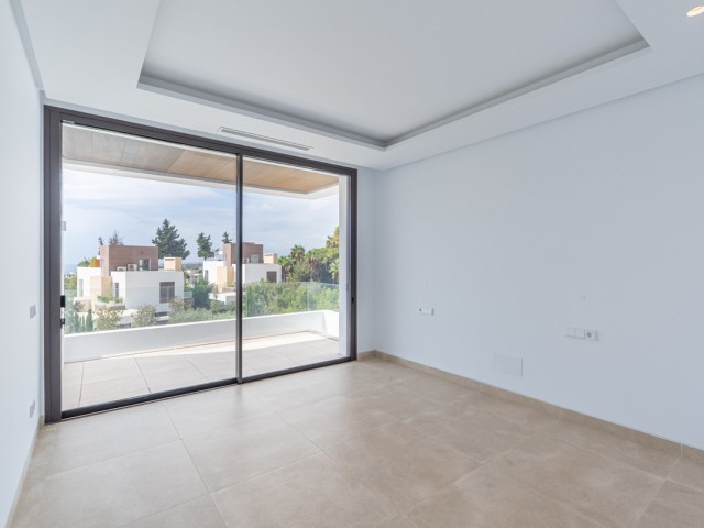 4 Bedrooms Villa in Marbella