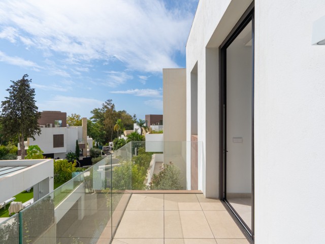 4 Bedrooms Villa in Marbella