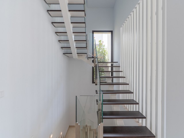 4 Bedrooms Villa in Marbella