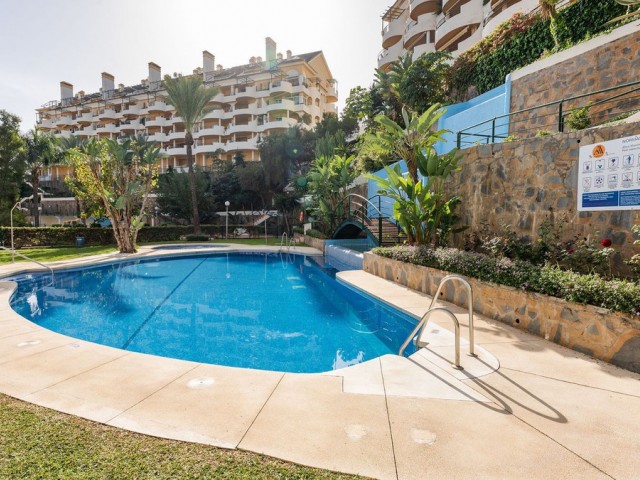 2 Bedrooms Apartment in Nueva Andalucía