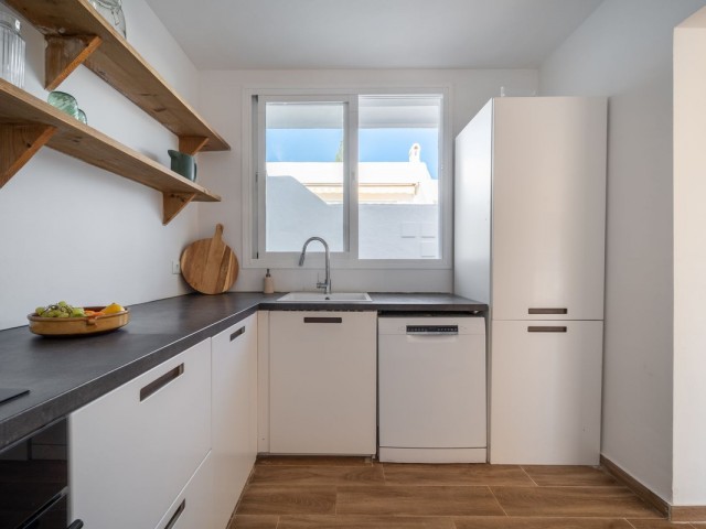 Townhouse, Cabopino, R5251381