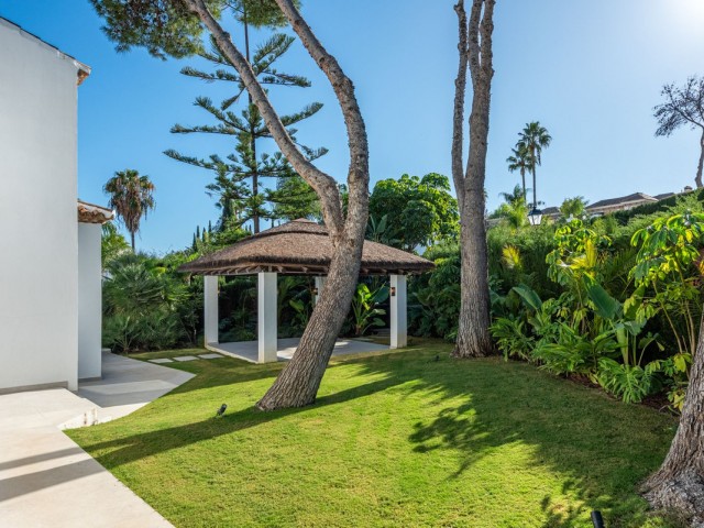 4 Bedrooms Villa in Nueva Andalucía