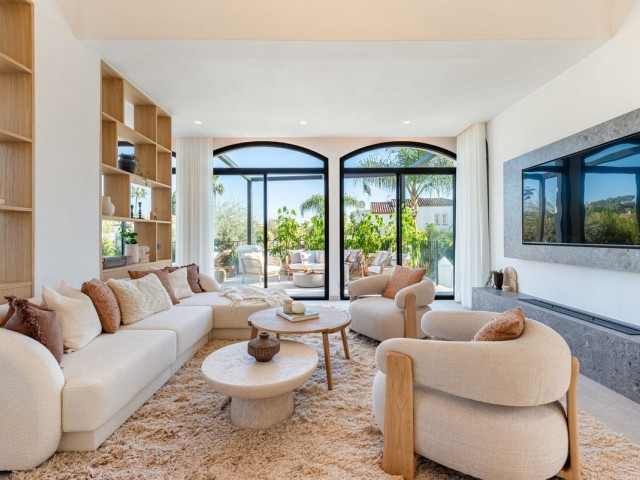 Villa con 4 Dormitorios  en Nueva Andalucía