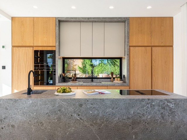 Villa con 4 Dormitorios  en Nueva Andalucía