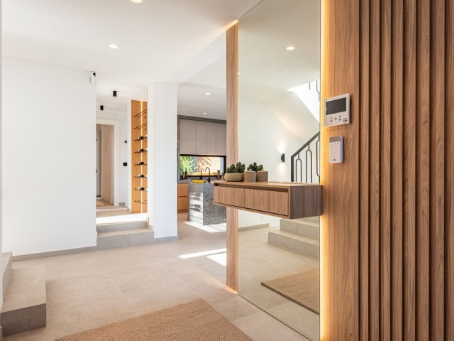 Villa con 4 Dormitorios  en Nueva Andalucía