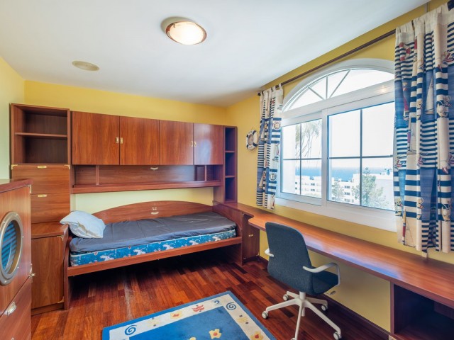 Villa avec 5 Chambres  à Torremuelle