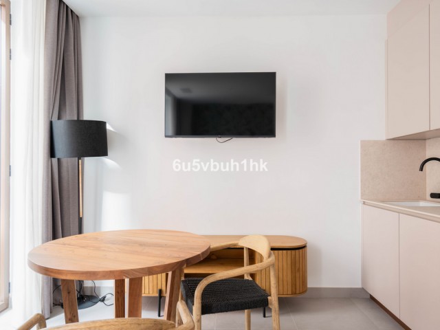 Maison mitoyenne avec 15 Chambres  à Málaga