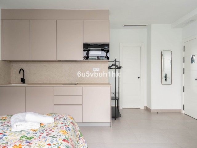 Maison mitoyenne avec 15 Chambres  à Málaga