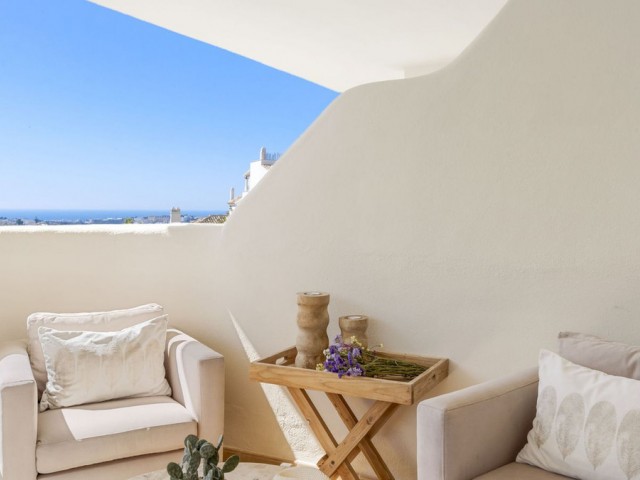 2 Bedrooms Apartment in Nueva Andalucía