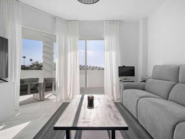 Apartment, Calahonda, R5252902