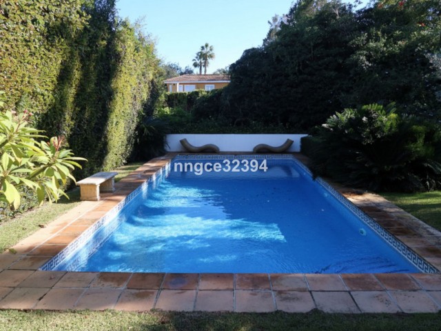 3 Bedrooms Villa in Sotogrande Costa