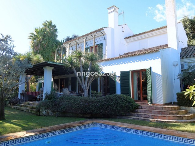 3 Bedrooms Villa in Sotogrande Costa