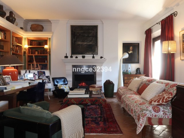 3 Bedrooms Villa in Sotogrande Costa