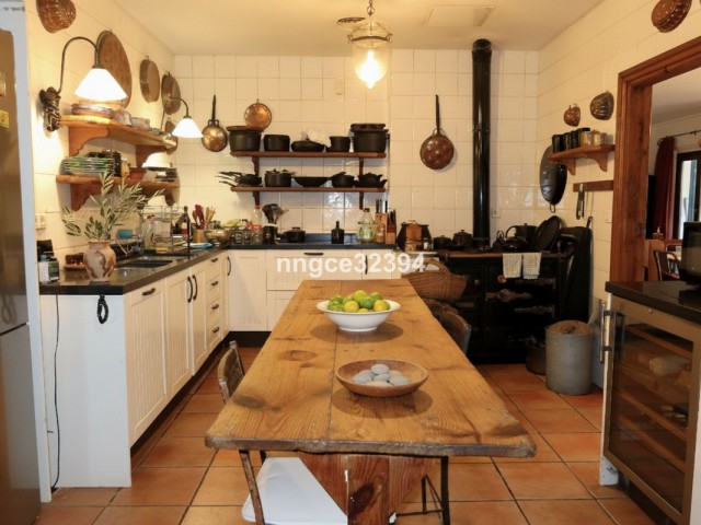 3 Bedrooms Villa in Sotogrande Costa