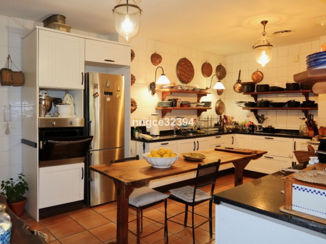 3 Bedrooms Villa in Sotogrande Costa