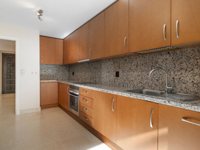 2 Bedrooms Apartment in Benahavís