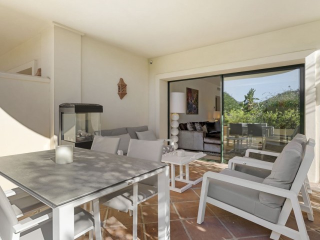 2 Bedrooms Apartment in Benahavís