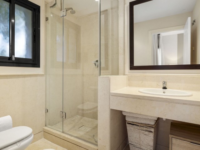 2 Bedrooms Apartment in Benahavís