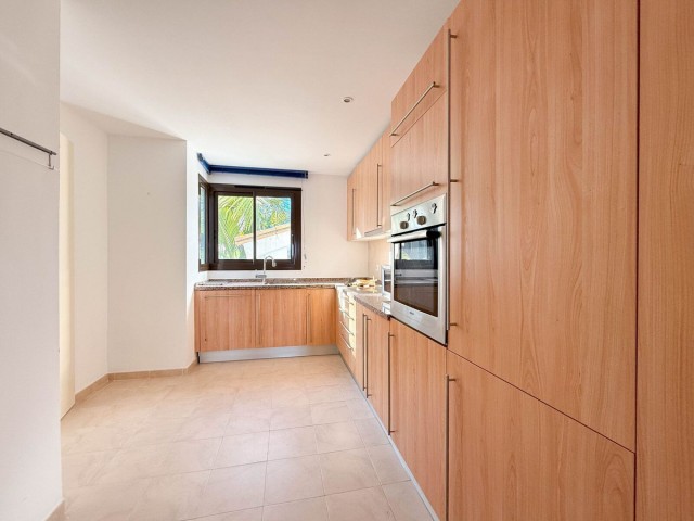 3 Bedrooms Apartment in Estepona