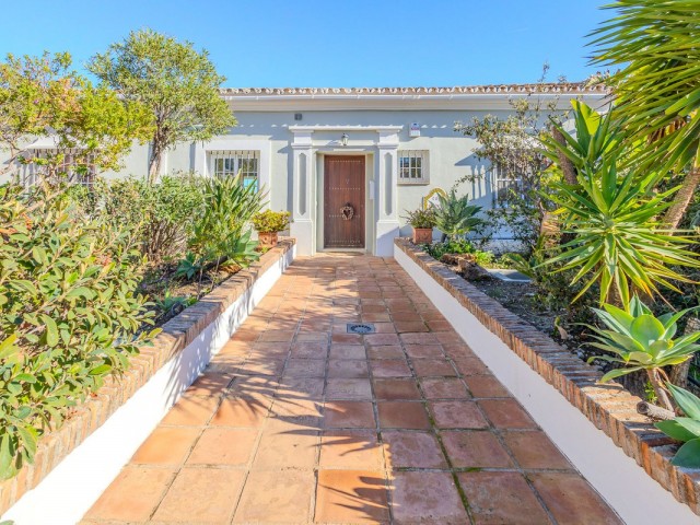 4 Bedrooms Townhouse in Nueva Andalucía