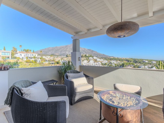 4 Bedrooms Townhouse in Nueva Andalucía