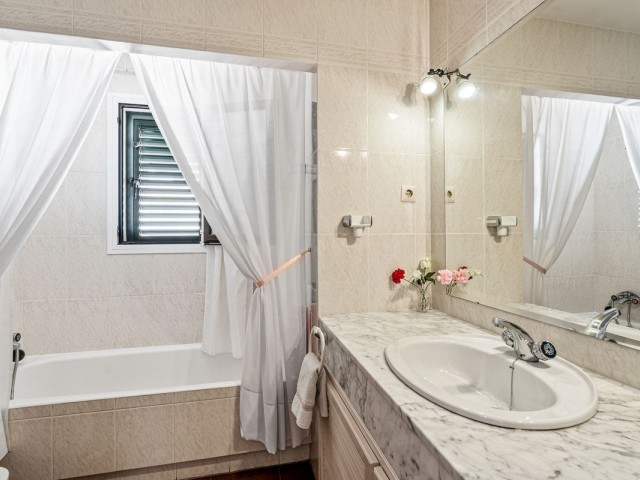 5 Slaapkamer Villa in Arroyo de la Miel