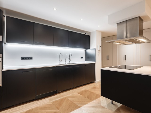 3 Bedrooms Apartment in Benahavís