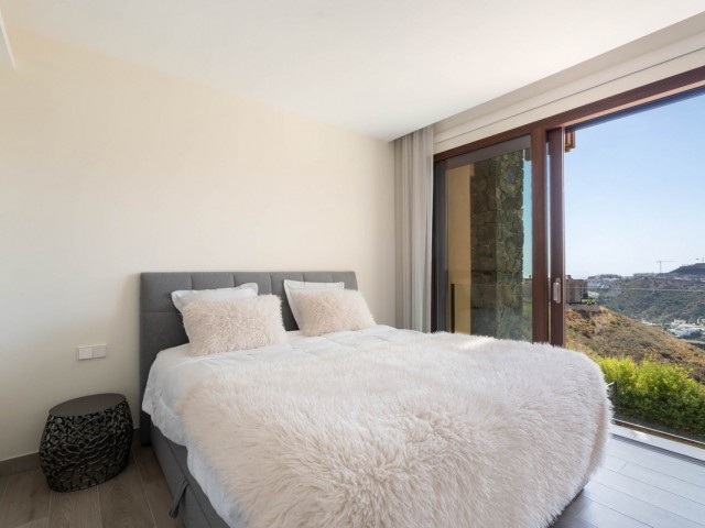 2 Bedrooms Apartment in Benahavís