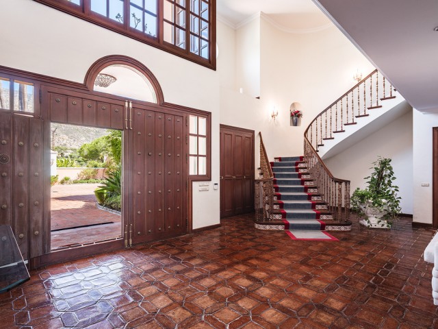 20 Bedrooms Villa in The Golden Mile