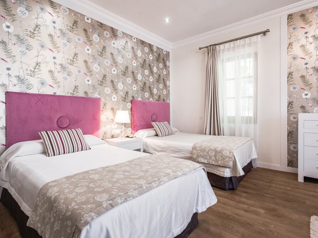 20 Bedrooms Villa in The Golden Mile