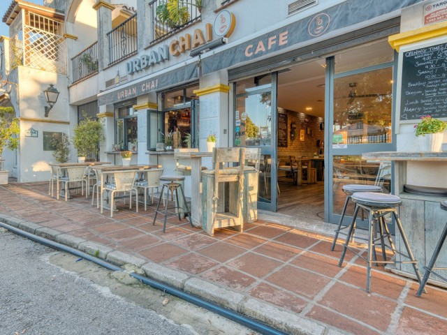 Commercial, San Pedro de Alcántara