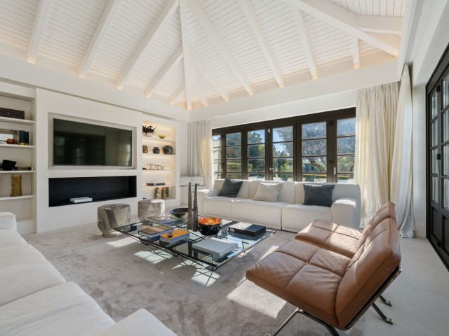 5 Bedrooms Villa in Nueva Andalucía