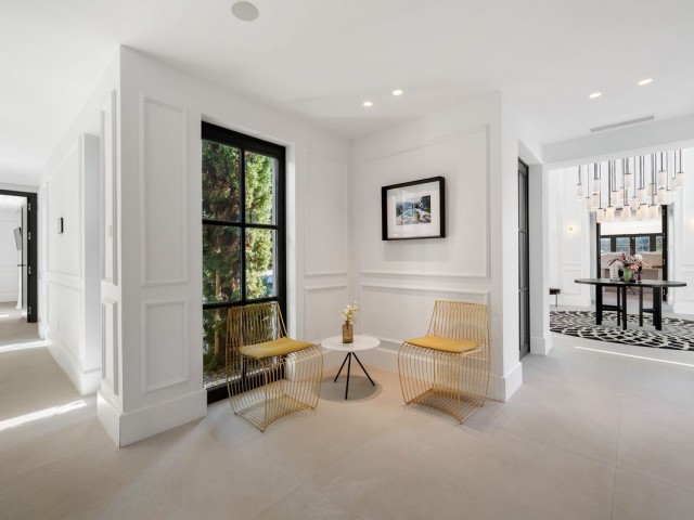 5 Bedrooms Villa in Nueva Andalucía