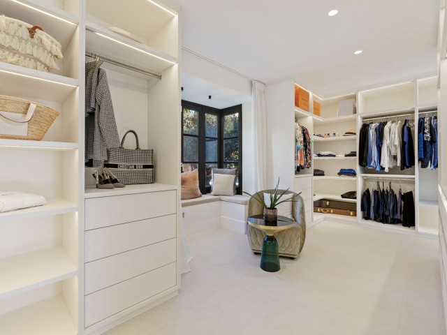 5 Bedrooms Villa in Nueva Andalucía