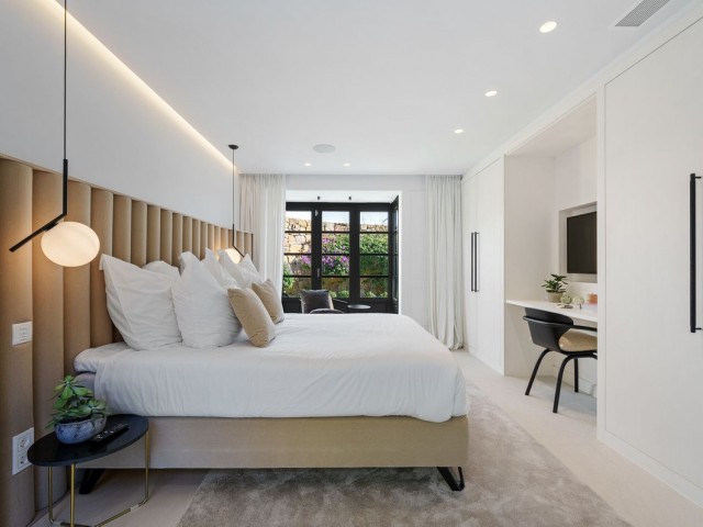 5 Bedrooms Villa in Nueva Andalucía