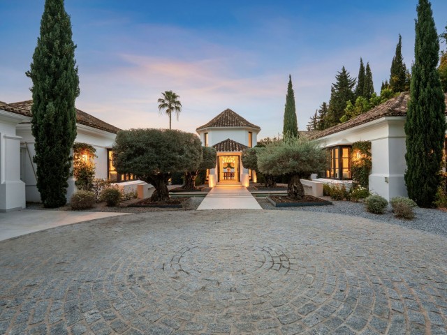 5 Bedrooms Villa in Nueva Andalucía
