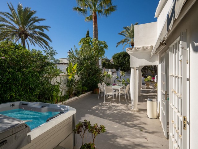 Villa, Marbesa, R5241862