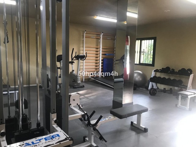 Apartamento con 2 Dormitorios  en Guadalmina Alta