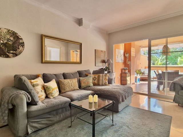 2 Bedrooms Apartment in Nueva Andalucía