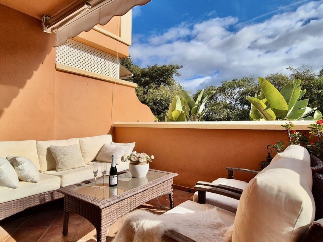 2 Bedrooms Apartment in Nueva Andalucía