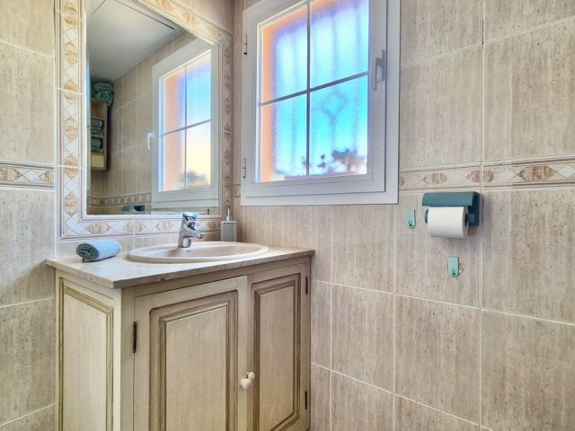 2 Bedrooms Apartment in Nueva Andalucía