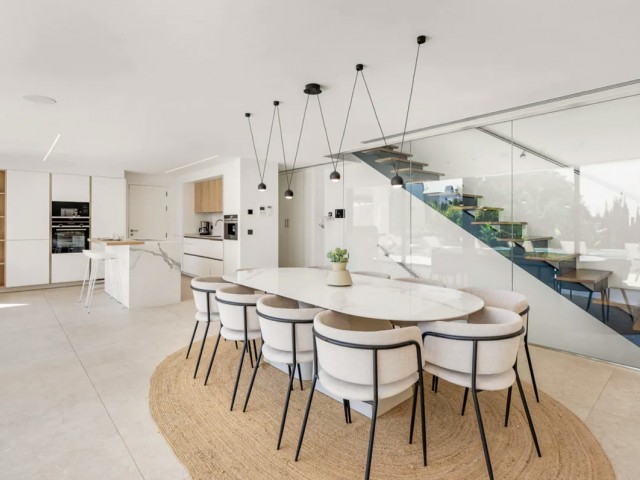 4 Sovrums Villa i Artola