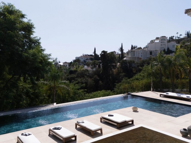 7 Bedrooms Villa in Benahavís