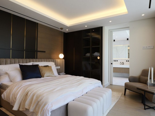 7 Bedrooms Villa in Benahavís