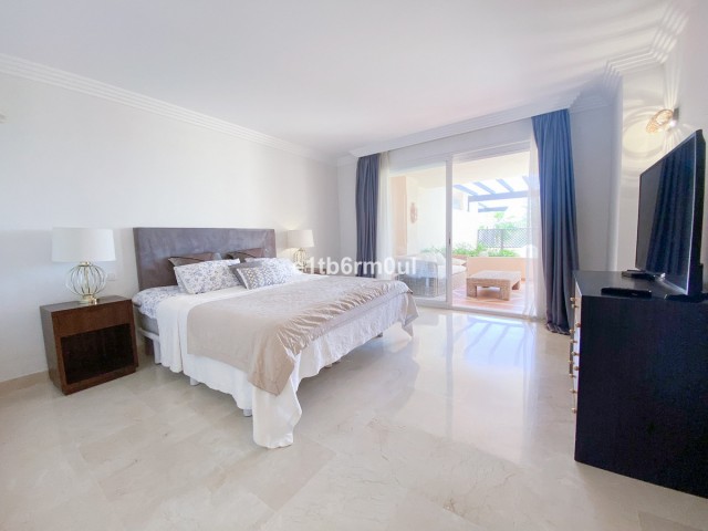 2 Bedrooms Apartment in Nueva Andalucía