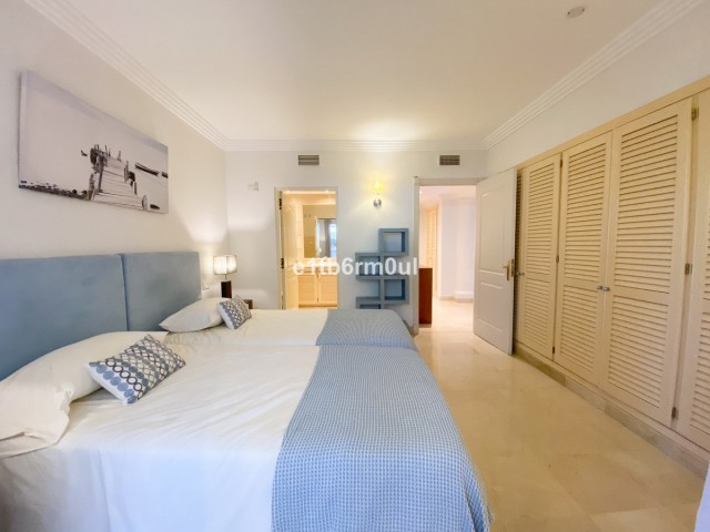2 Bedrooms Apartment in Nueva Andalucía