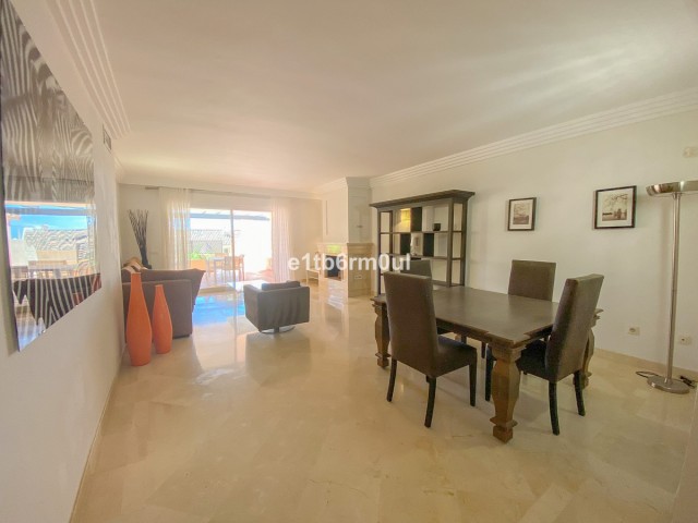 2 Bedrooms Apartment in Nueva Andalucía